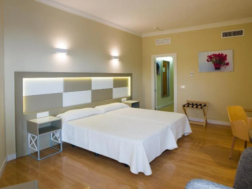 QUADRUPLE STANDARD Room, Monarque Torreblanca, Costa Del Sol