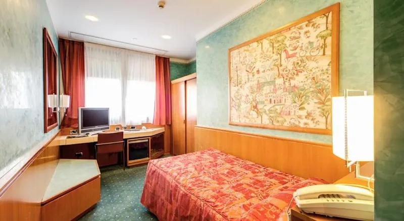 SINGLE STANDARD Room, Brunelleschi, Milan
