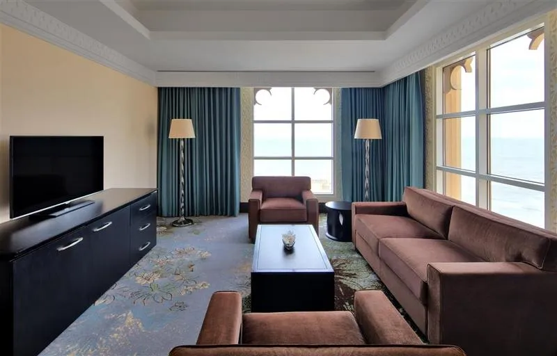 Room, Sheraton Sharjah Beach Resort & Spa, Dubai