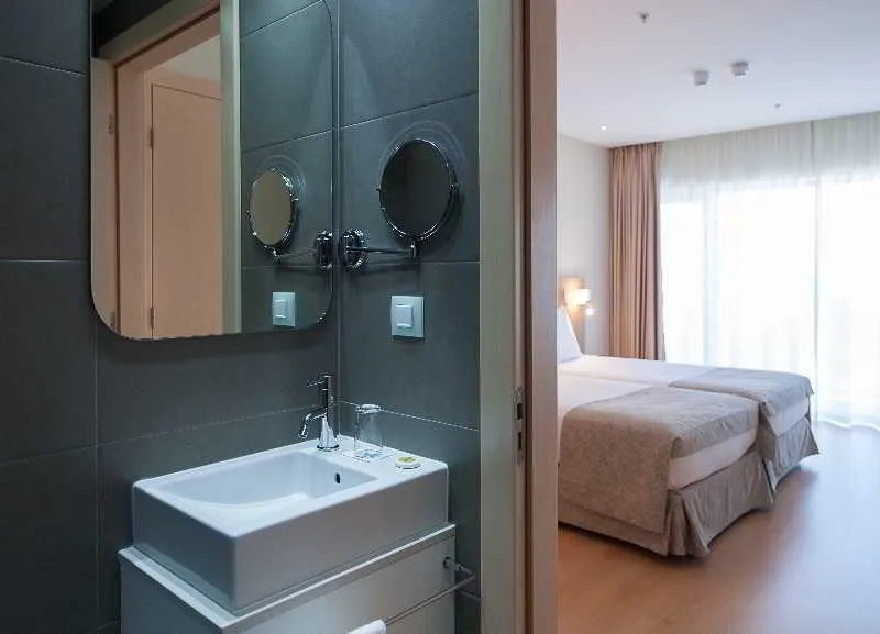 JUNIOR SUITE STANDARD Room, Eurostars Oasis Plaza, Porto