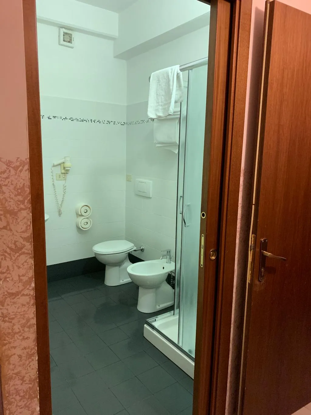 STUDIO CAPACITY 5 Room, Gemini City Centre Studios, Florence