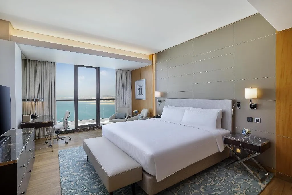 SUITE EXECUTIVE SEA VIEW Room, Hilton Dubai Palm Jumeirah, Dubai
