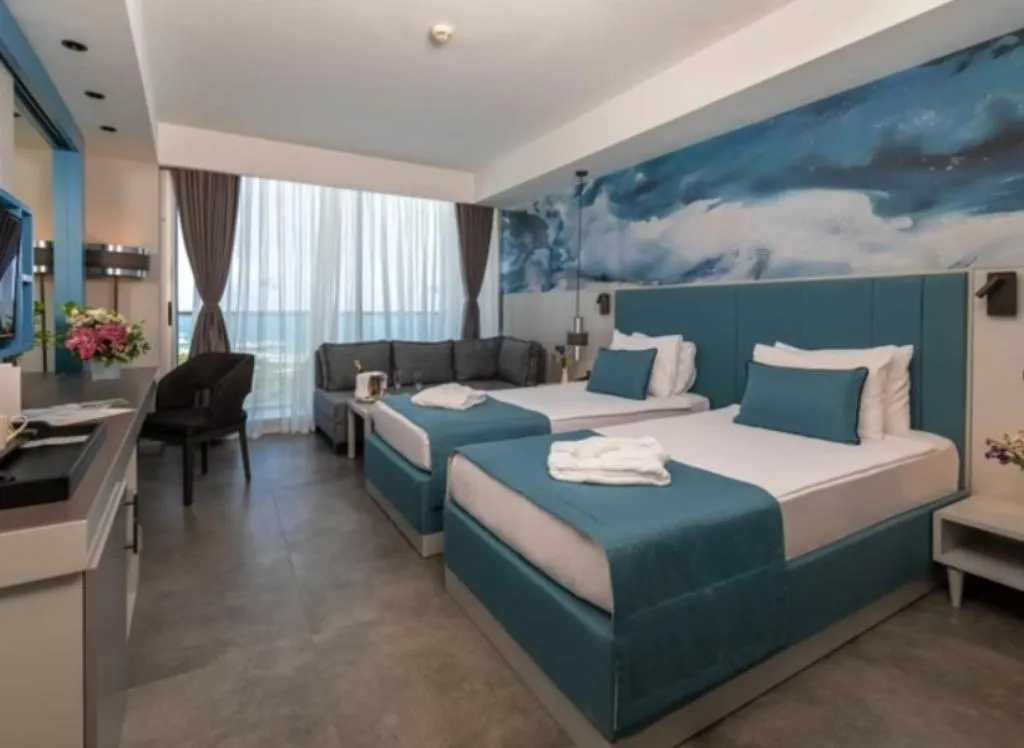 TRIPLE SIDE SEA VIEW Room, Crystal Centro Pearl Collection, Antalya