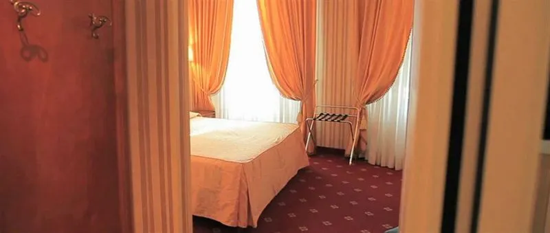 DOUBLE STANDARD Room, Viminale, Rome