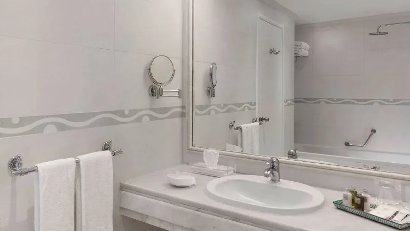 Room, Pine Cliffs Hotel, a Luxury Collection Resort, Algarve