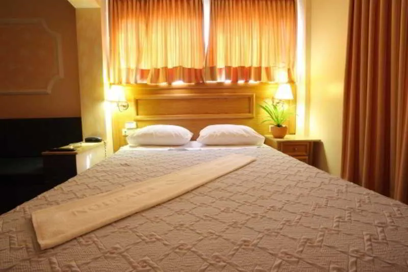 Room, Noufara, Athens