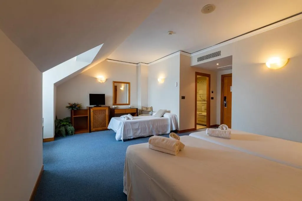 TRIPLE STANDARD Room, Silken Antequera Hills, Andalucia