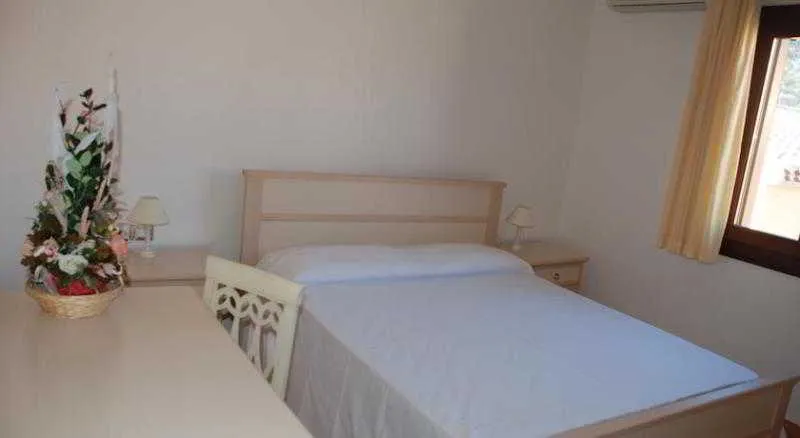 Room, Residence Li Troni, Olbia