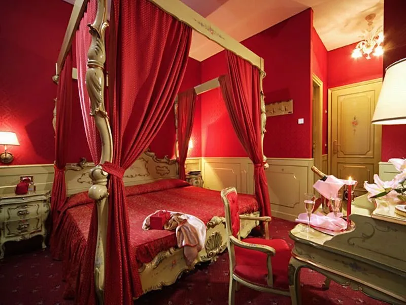 Room, Ca'Minotto, Venice