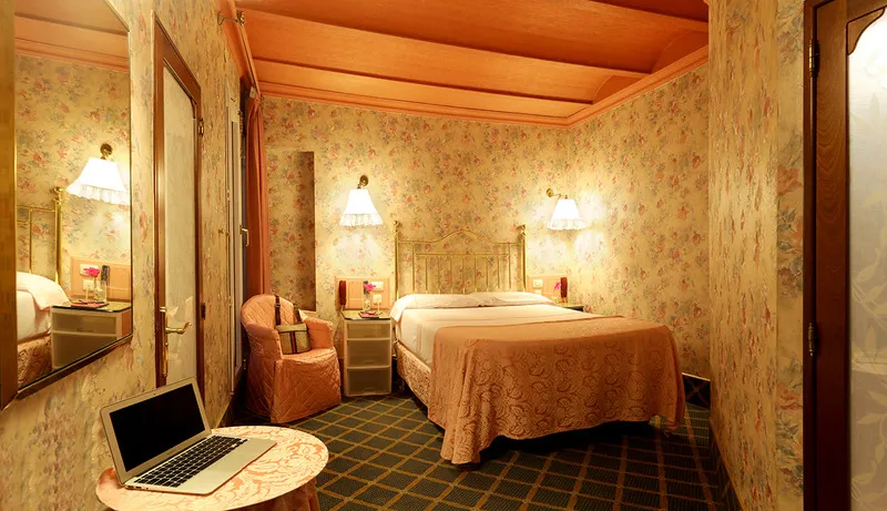 SINGLE WITH DOUBLE BED Room, Continental Palacete Hotel, Barcelona