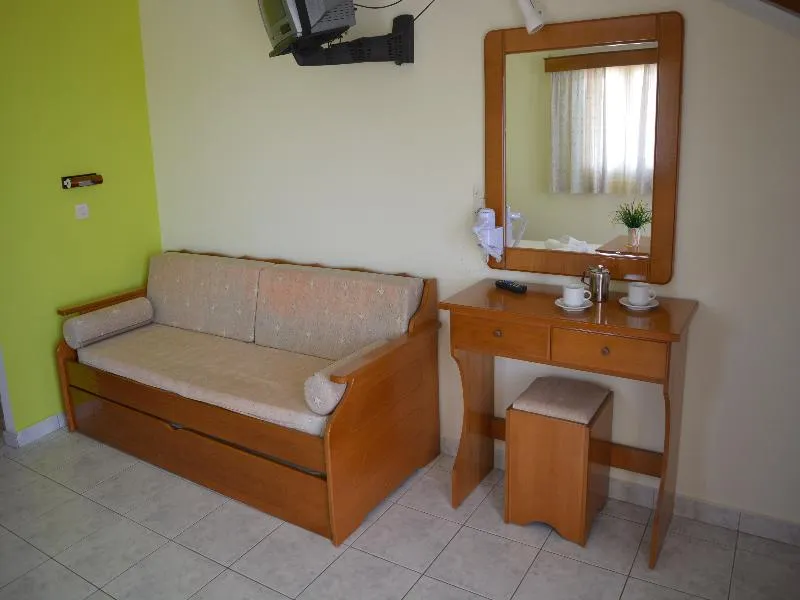 STUDIO CAPACITY 3 Room, Montes Studios & Apartments, Zante