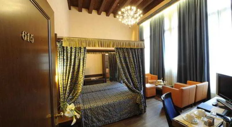 Room, Palazzo Selvadego, Venice