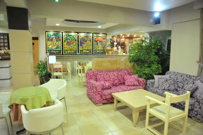 Lobby, Anseli, Rhodes