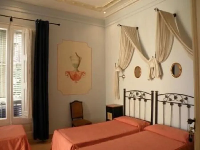 TRIPLE STANDARD Room, Casa Consell Gran Via, Guest House, Barcelona
