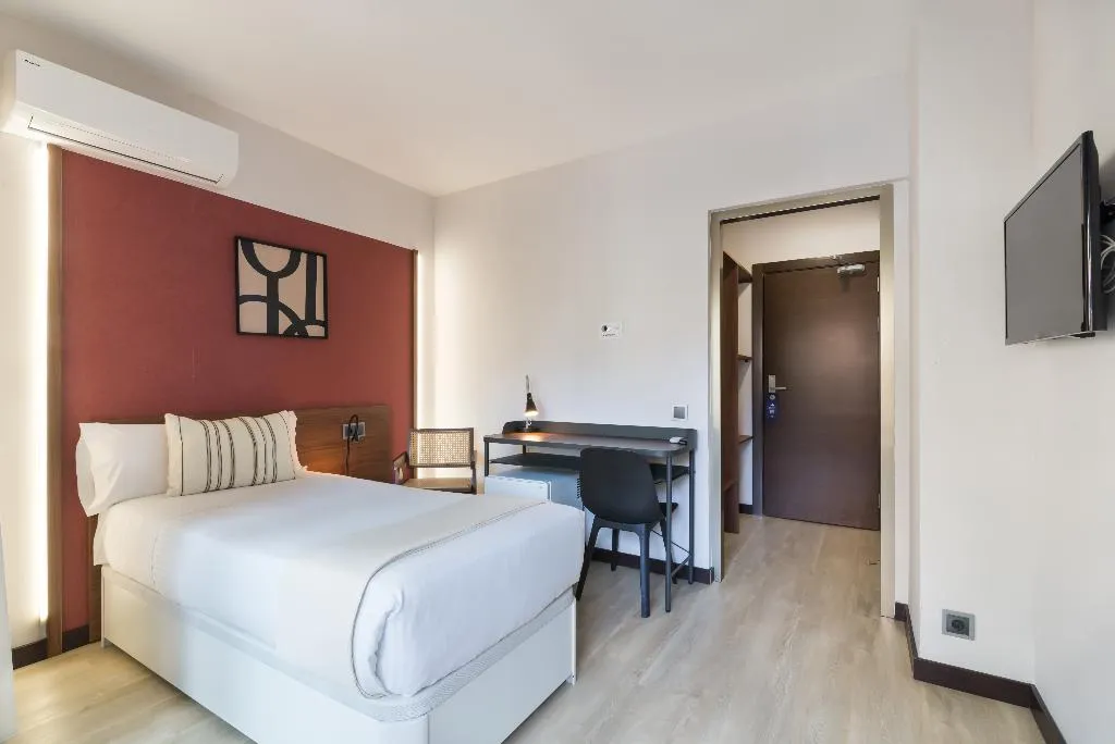 SINGLE WITH BALCONY Room, Roisa Hostal Boutique, Madrid