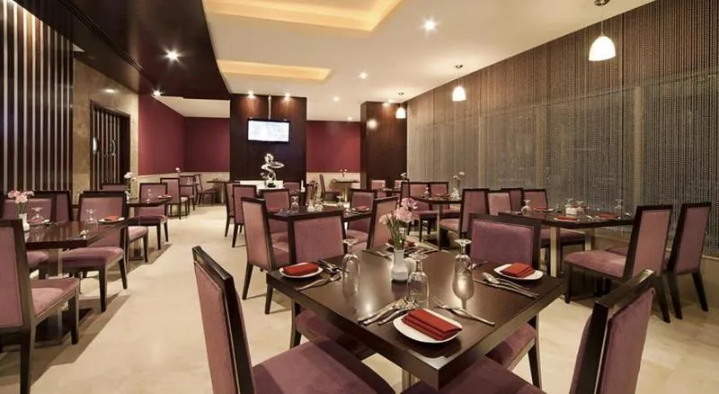 Restaurant, Landmark Grand Hotel, Dubai