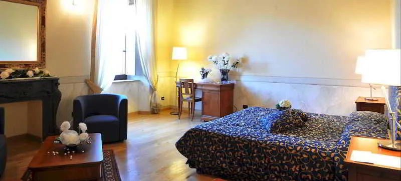 Room, Castello di Baccaresca, Umbria
