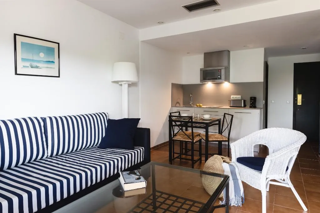 APARTMENT CAPACITY 2 ONE BEDROOM Room, Apartaments Golf By La Costa Resort, Costa Brava