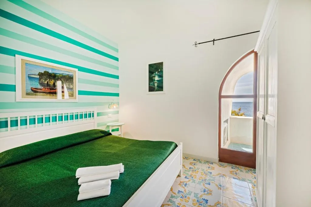APARTMENT STANDARD Room, Marina del Cantone Chalet, Naples