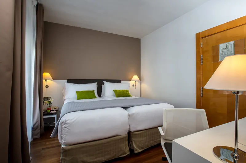 Double or Twin DELUXE Room, Leonardo Boutique Hotel Madrid, Madrid