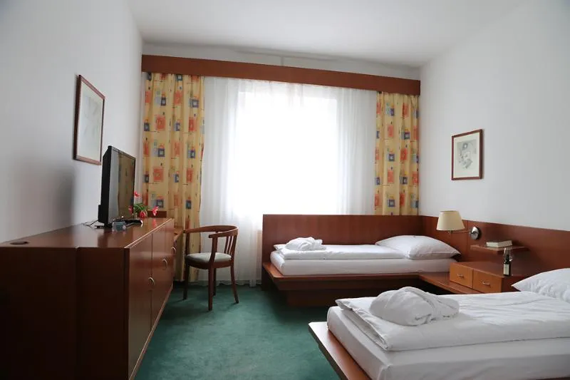 TWIN STANDARD Room, Popelka Hotel, Prague