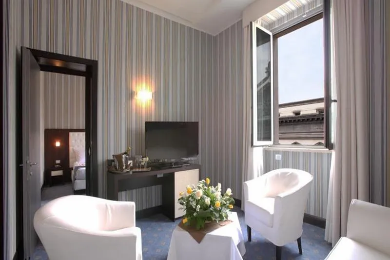 Room, Naples, Naples