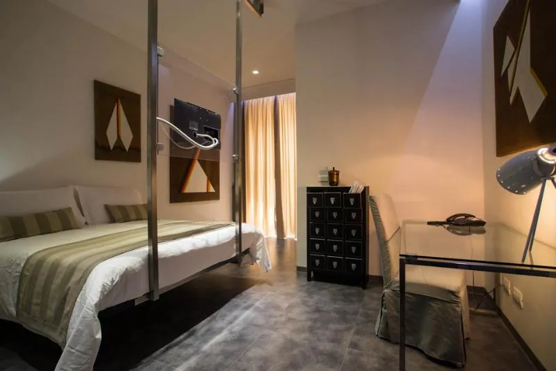Room, Santa Brigida, Naples
