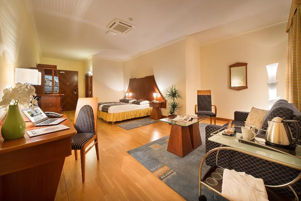 Double or Twin DELUXE Room, Grand Hotel Zvon, Prague