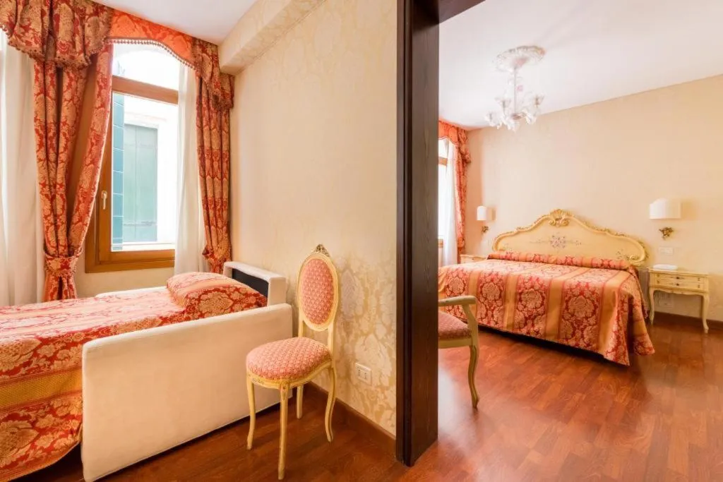 TRIPLE CLASSIC Room, Locanda Al Leon, Venice