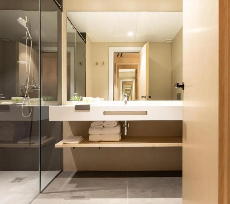 TWIN SUPERIOR Room, Raval House, Barcelona