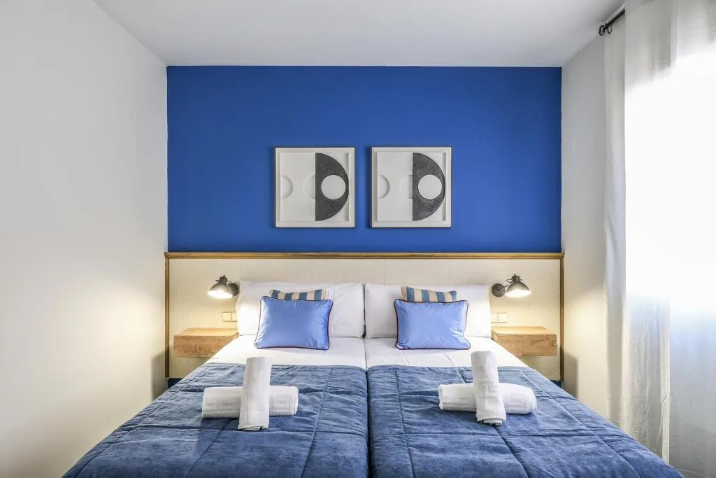 General view, Lusso Velilla, Madrid