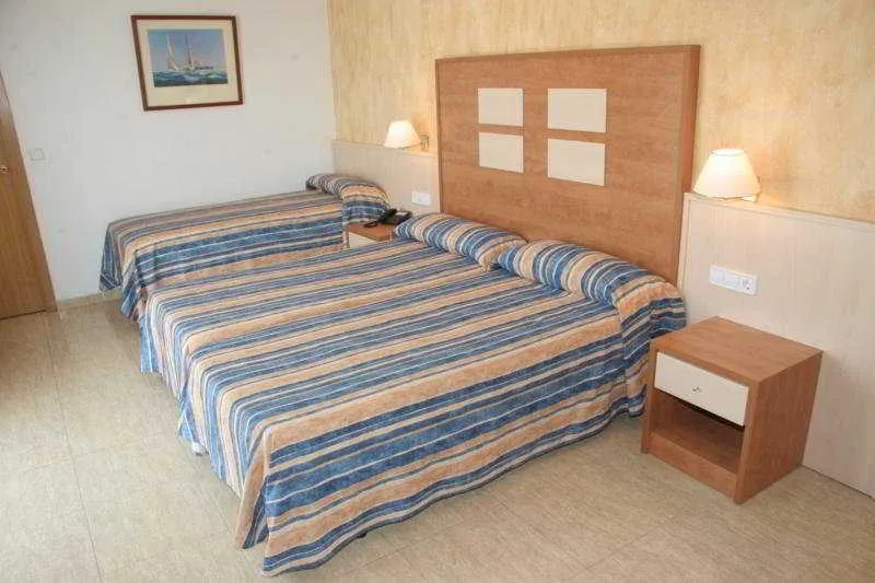 Room, Internacional, Costa Brava
