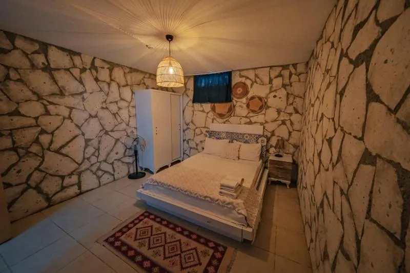 Room, Mor Salkim Konagi, Izmir