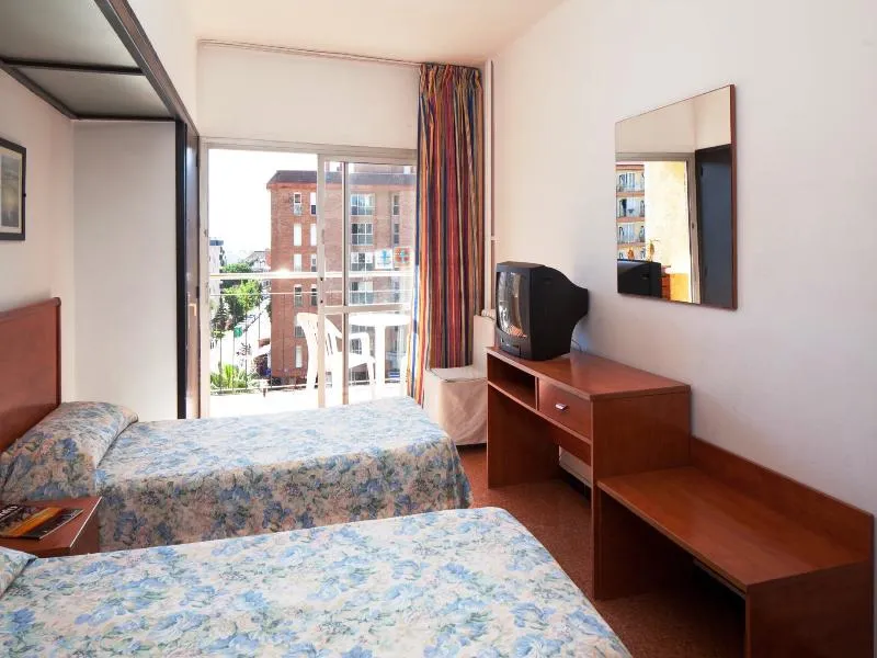 Double or Twin CAPACITY 3 Room, htop Palm Beach, Costa Brava