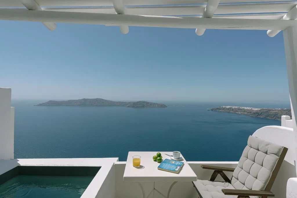SUITE WITH JACUZZI Room, Afroessa Hotel, Santorini