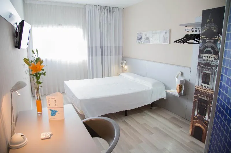 DOUBLE SINGLE USE STANDARD Room, B&B Hotel Valencia Aeropuerto, Valencia