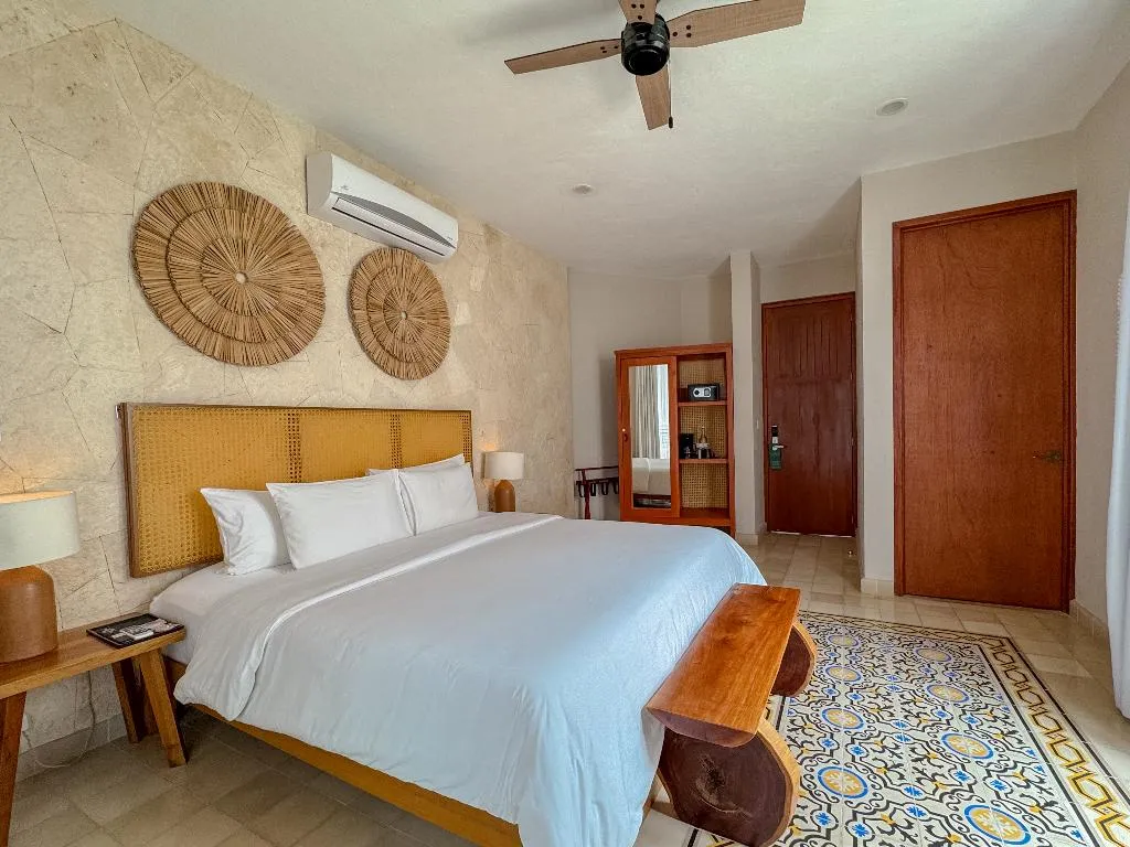 Room DELUXE ONE BED Room, Frater Yucatan Hotel, Cancun Area