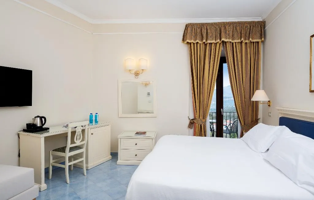 TRIPLE CLASSIC WITH BALCONY Room, Hotel Jaccarino, Naples