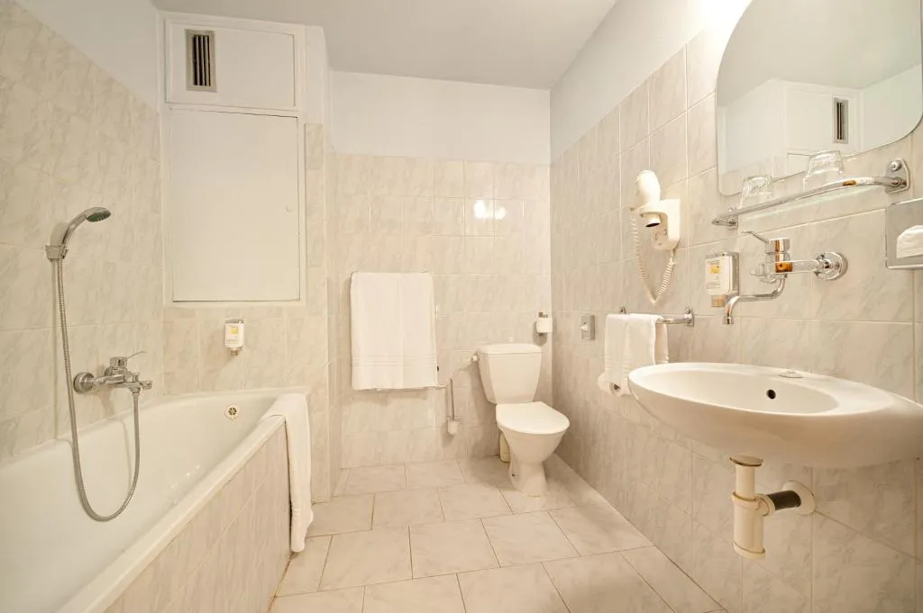 SINGLE SUPERIOR Room, Henrietta Hotel, Prague