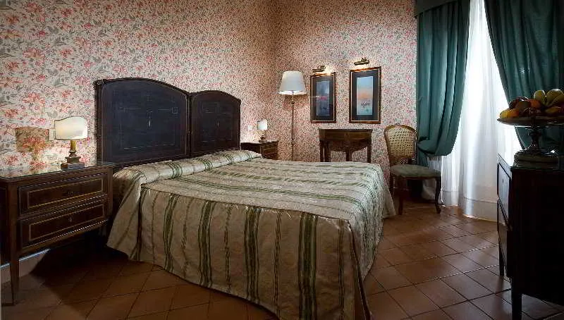 Room, Chiaja de Charme, Naples
