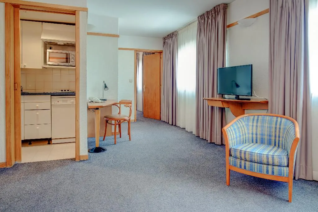 APARTMENT CAPACITY 3 Room, VIP Executive Eden Aparthotel, Lisbon