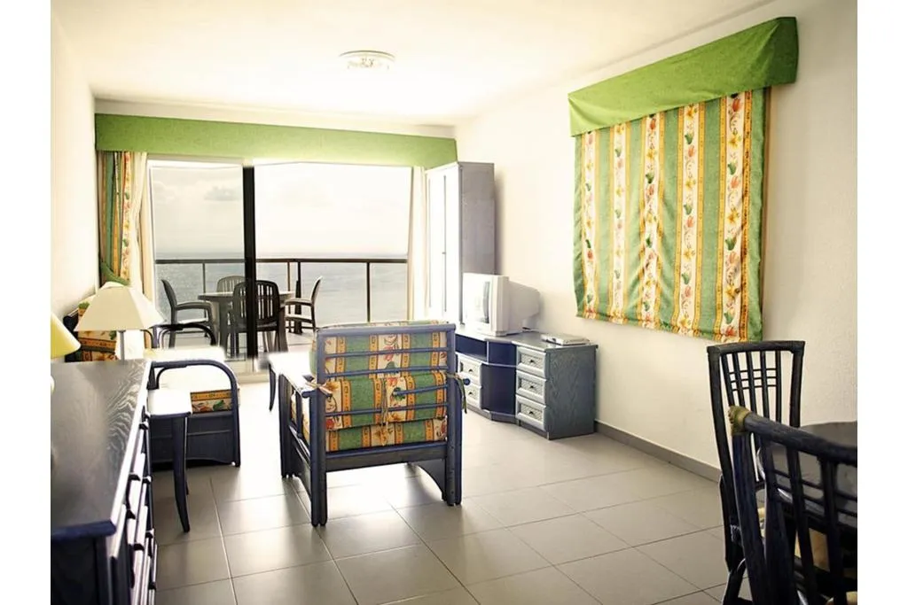 APARTMENT CAPACITY 8 THREE BEDROOMS Room, Hipocampos, Costa Blanca