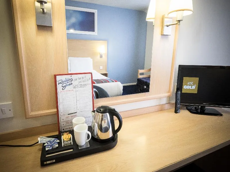DOUBLE STANDARD Room, Travelodge Cork Airport, Cork