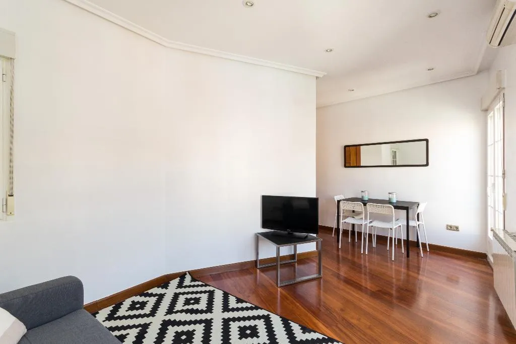 APARTMENT ONE BEDROOM Room, Smartr La Latina, Madrid