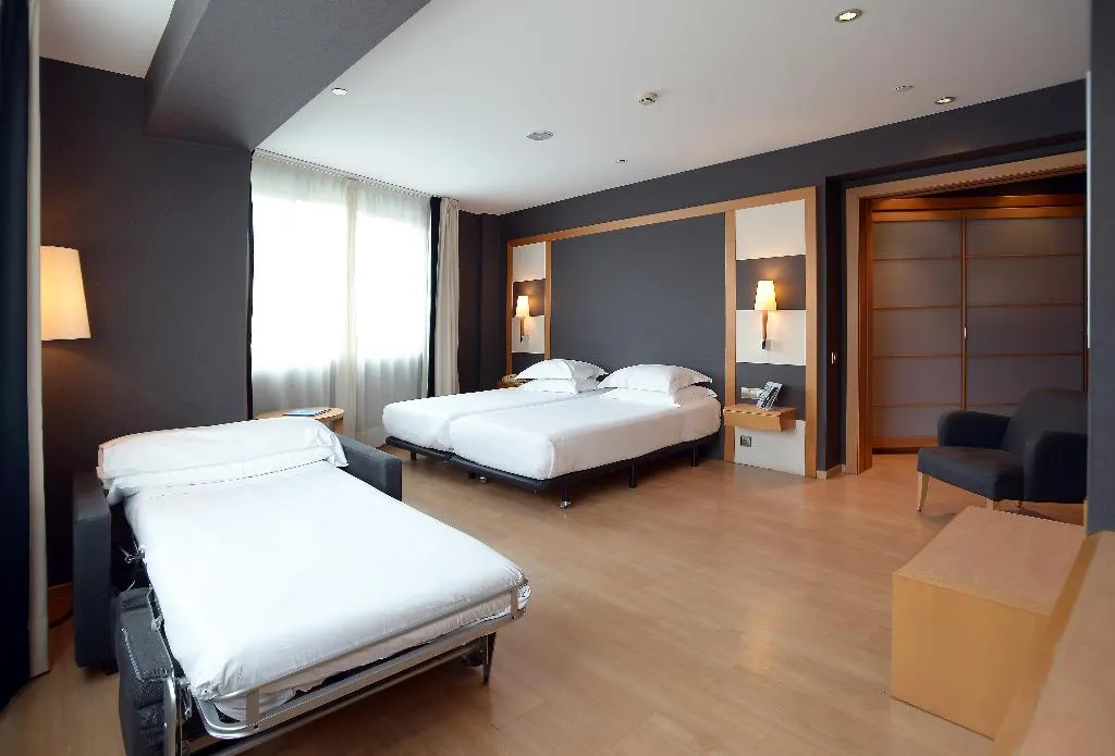 TRIPLE STANDARD Room, Barcelona Universal, Barcelona