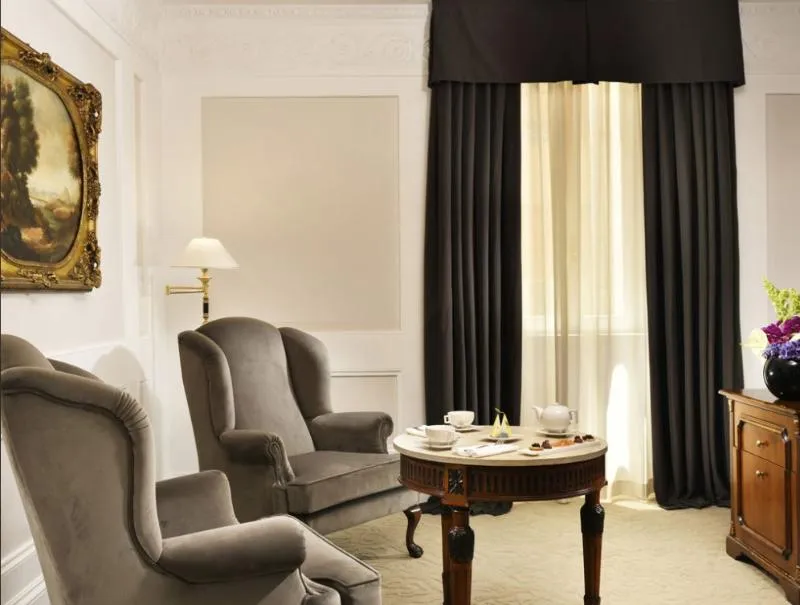 JUNIOR SUITE DELUXE Room, Splendide Royal Rome, Rome