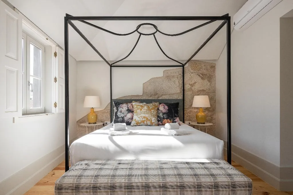 APARTMENT TWO BEDROOMS Room, Líbere Porto Laranjais, Porto