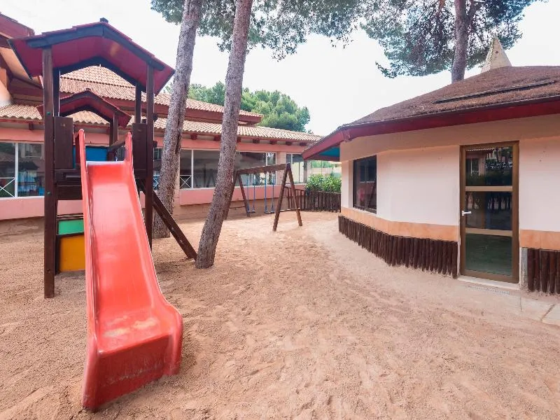 Sports and Entertainment, Green Garden, Majorca