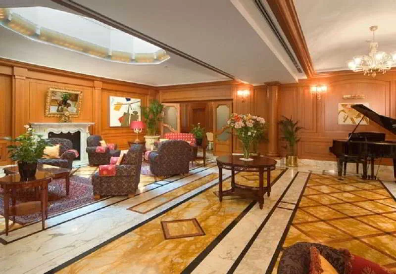 Lobby, Manzoni, Milan