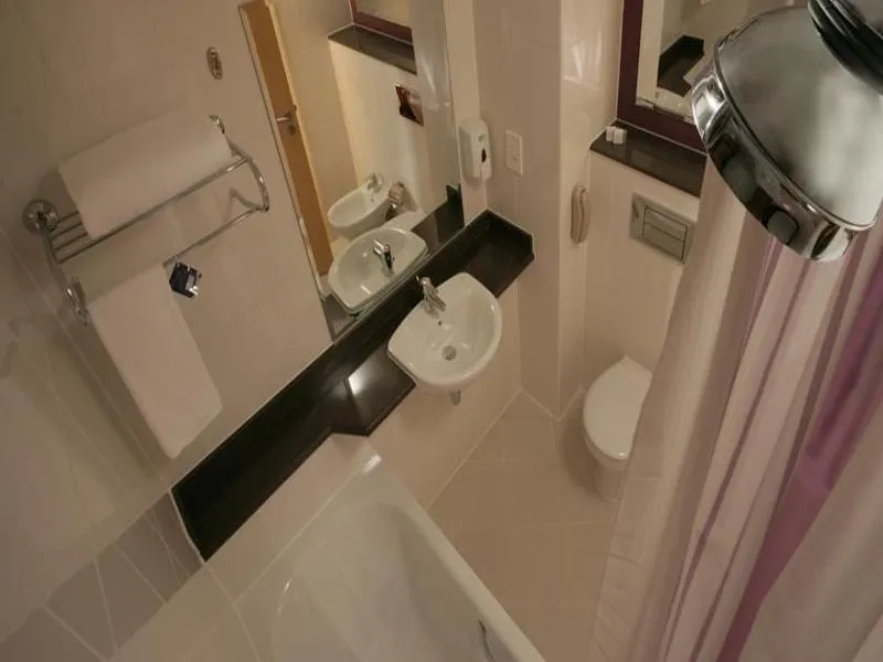 Room, Premier Inn International Airport, Dubai